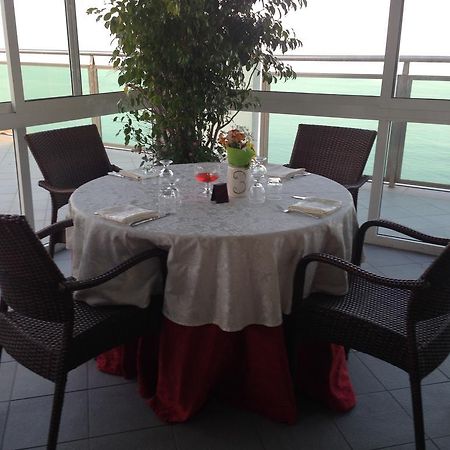 Miramare Palace Hotel Требизаче Екстериор снимка