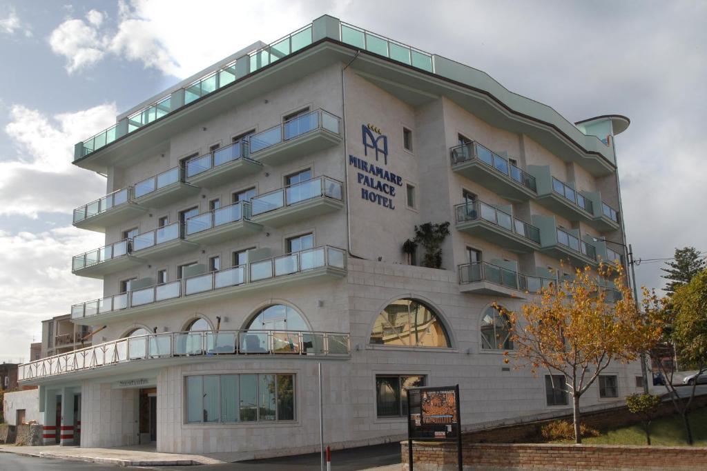 Miramare Palace Hotel Требизаче Екстериор снимка