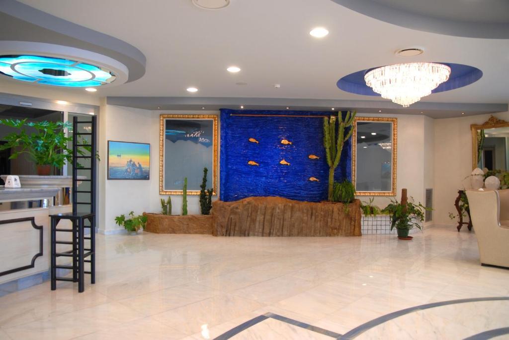 Miramare Palace Hotel Требизаче Екстериор снимка