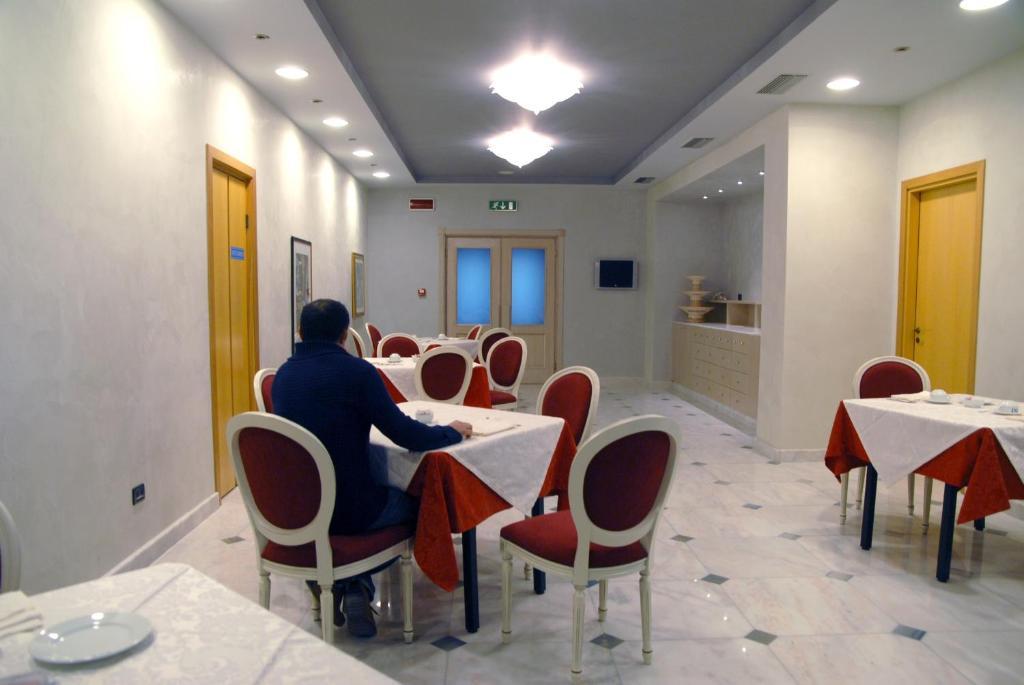 Miramare Palace Hotel Требизаче Екстериор снимка